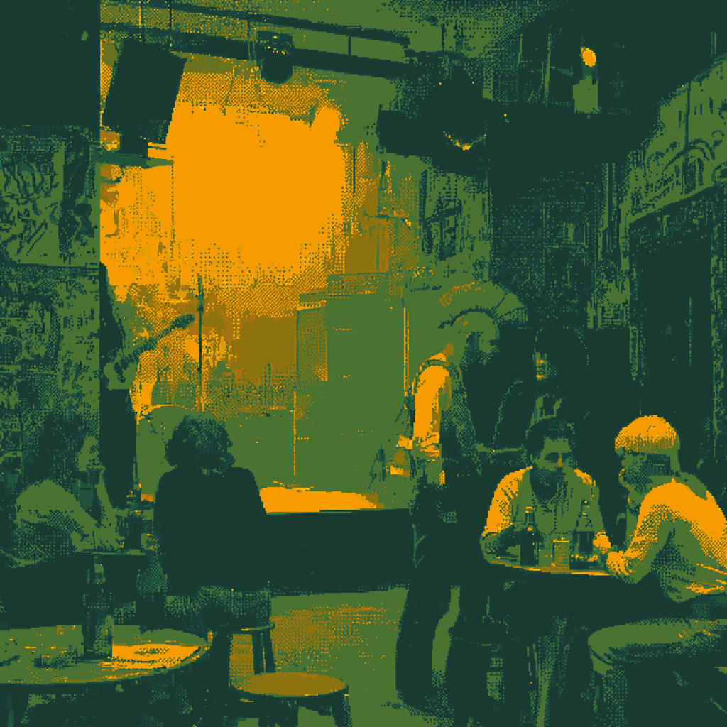 Culture tours — a crowded Berlin bar
